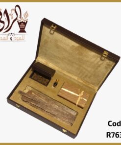 شنطة جلد فاخرة تحتوي رقائق الفيتنامي الطبيعي ، أقراص مروكي طبيعي ،دهن عود ماليزي بيور ومبخرة ذكية