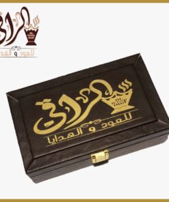 Alternative view of عود أرياني محسن مع دهن عود تايلندي صناعي داخل شنطة جلد فاخرة