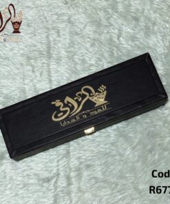 Alternative view of قطعة عود مروكي أصقون طبيعي مع دهن عود هندي طبيعي داخل شنطة جلد فاخرة